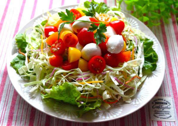 カラフルミニトマトと春キャベツのサラダ