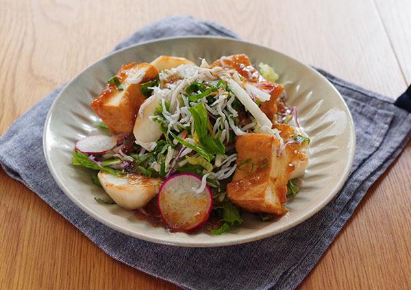 厚揚げとしらすとかぶの和風サラダ