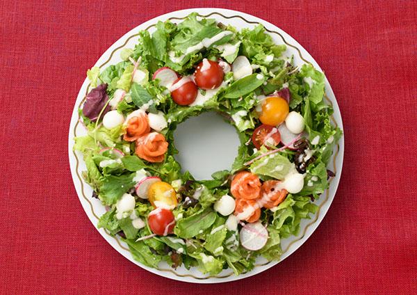 サーモンのフラワーリースサラダ