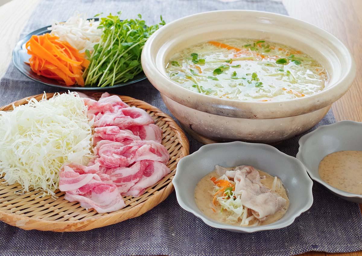 千切りキャベツと豚ばら肉のしゃぶしゃぶ