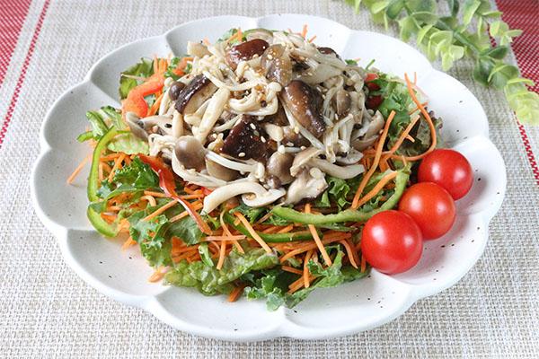 ３種のきのこと緑黄色野菜のサラダ