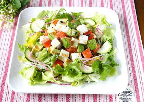 サーモンとクリームチーズの夏野菜サラダ