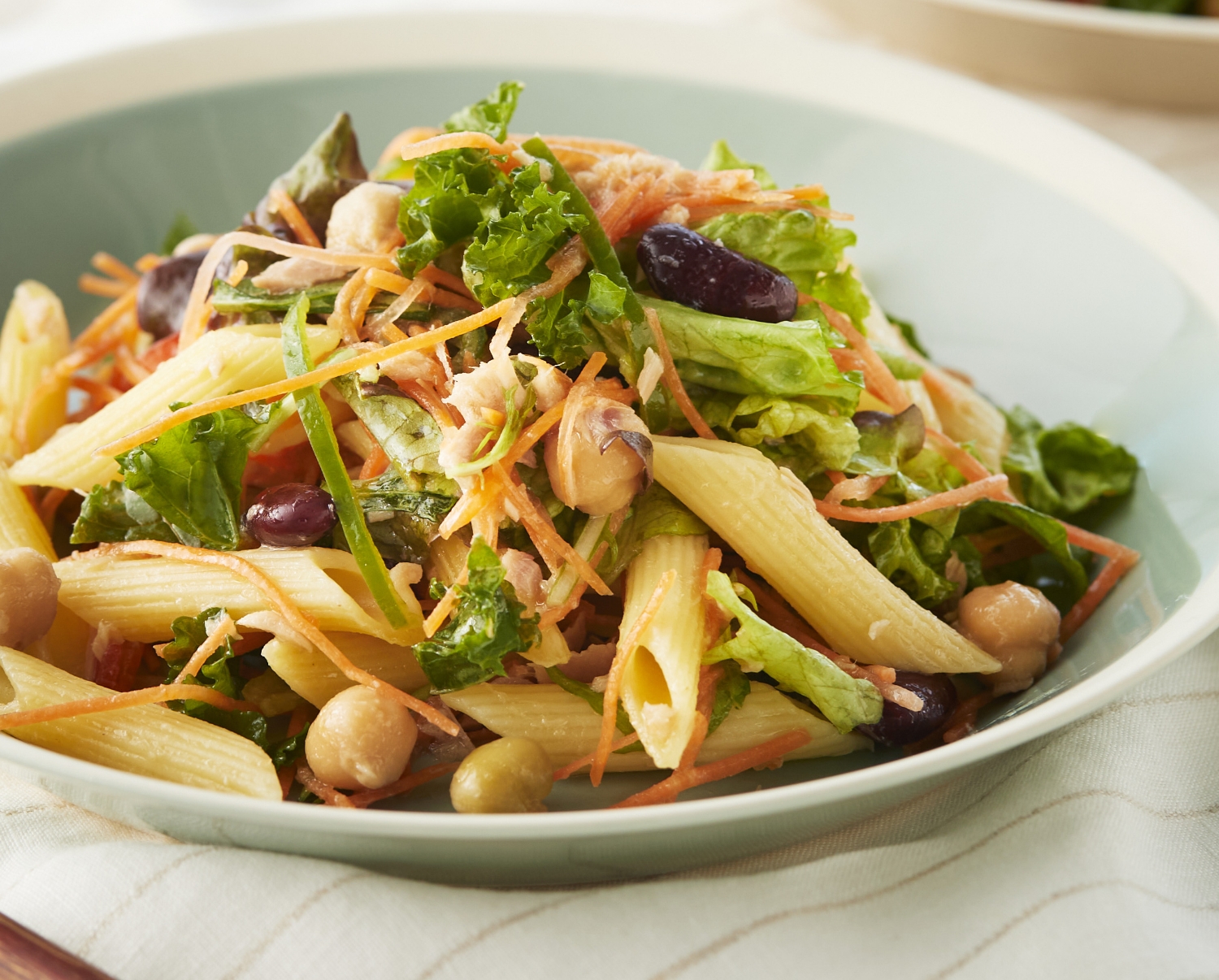 たっぷりフルーツの春サラダ 写真