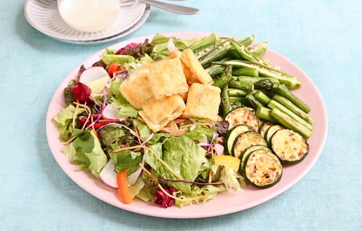夏野菜のグリルシーザーサラダ  写真